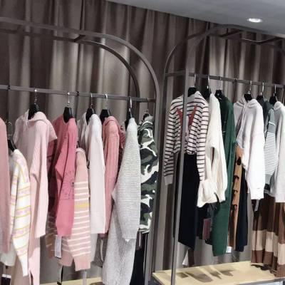 東莞市宇潤服飾主營產品服裝批發 服飾 男女所在地區廣東