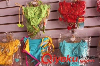 比基尼、分體泳衣 女士分體時(shí)尚泳裝兩件套批發(fā) OEM泳裝工廠加工 女式泳衣批發(fā)-義烏蘇野貿(mào)易提供比基尼、分體泳衣 女士分體時(shí)尚泳裝兩件套批發(fā) OEM泳裝工廠加工 女式泳衣批發(fā)的相關(guān)介紹、產(chǎn)品、服務(wù)、圖片、價(jià)格義烏蘇野貿(mào)易、拉舍爾毛毯;各種庫(kù)存產(chǎn)品小商品;外貿(mào)尾單產(chǎn)品;鞋服;保暖內(nèi)衣套裝;皮草皮衣;雪地靴;家居日用品